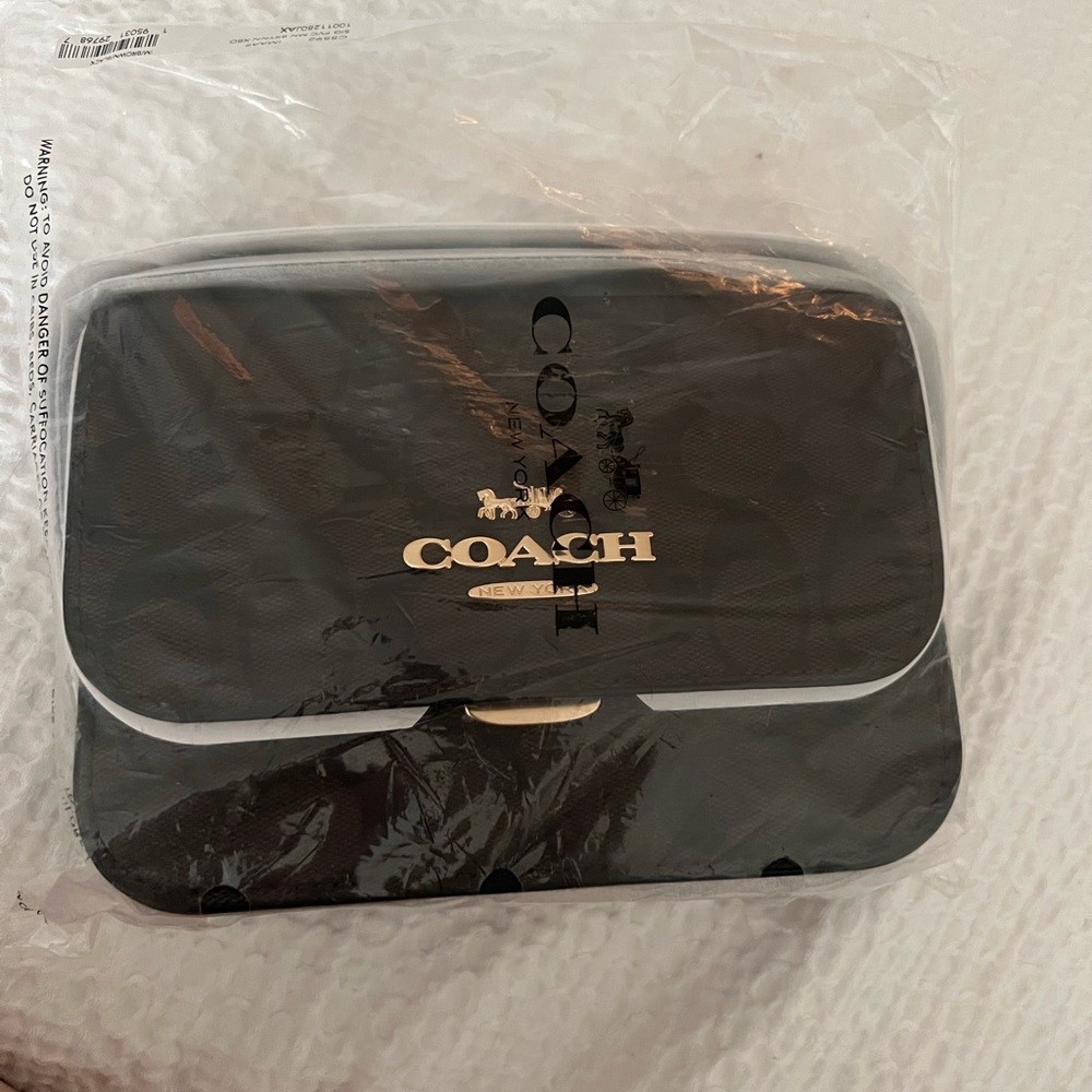 Coach signature logo crossbody NWT in packaging